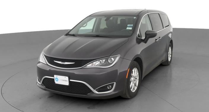 2017 Chrysler Pacifica Touring Plus -
                Hebron, OH