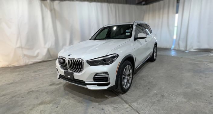 2021 BMW X5 xDrive45e Hero Image