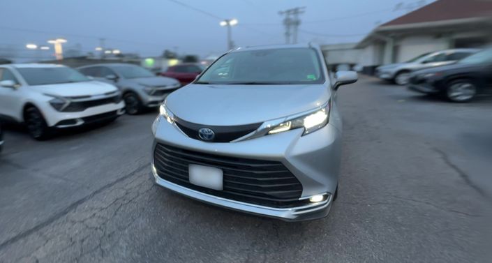 2024 Toyota Sienna XLE -
                Colonial Heights, VA