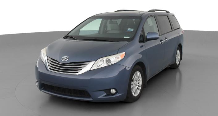 2017 Toyota Sienna XLE Hero Image