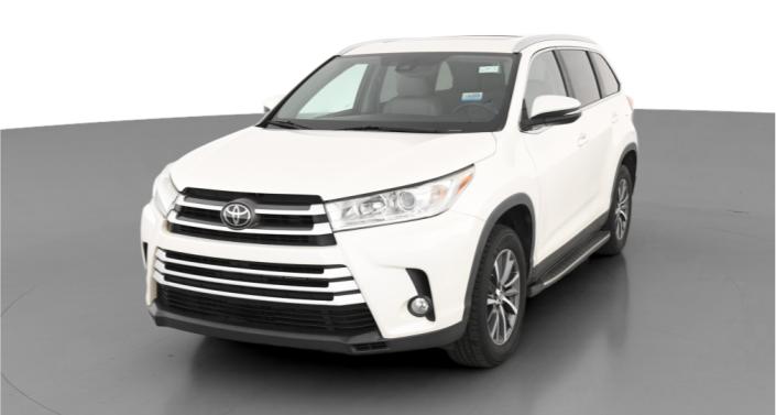 2019 Toyota Highlander XLE Hero Image