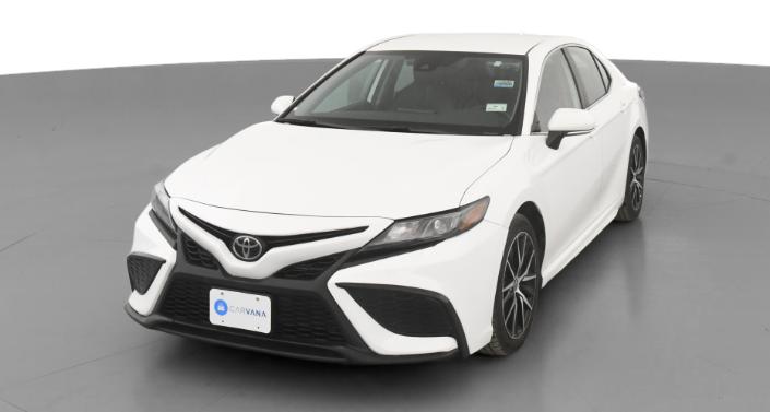 2022 Toyota Camry SE Hero Image