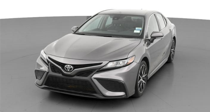 2024 Toyota Camry SE Hero Image