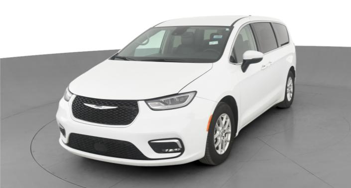 2023 Chrysler Pacifica Touring L -
                Hebron, OH