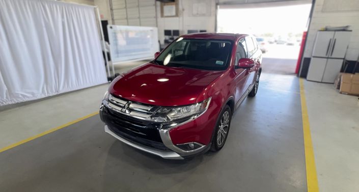 Thumbnail: 2018 Mitsubishi Outlander - 1