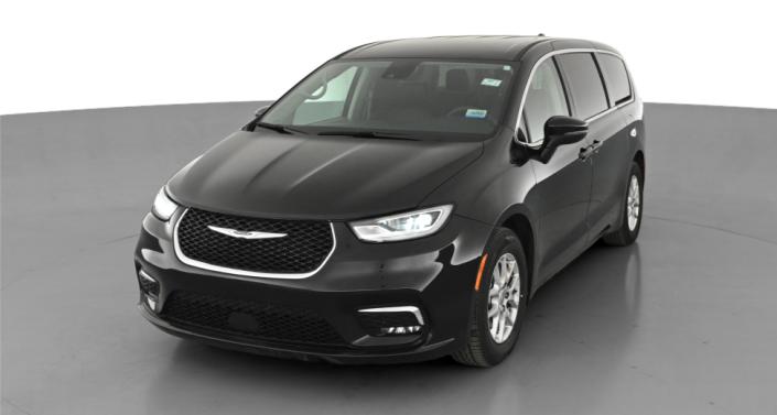 2023 Chrysler Pacifica Touring L -
                Beverly, NJ