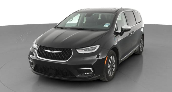 2023 Chrysler Pacifica Hybrid Limited -
                Lorain, OH