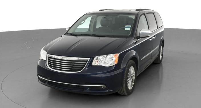 2016 Chrysler Town & Country S -
                Lorain, OH