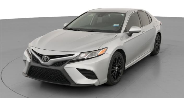 2020 Toyota Camry SE Hero Image