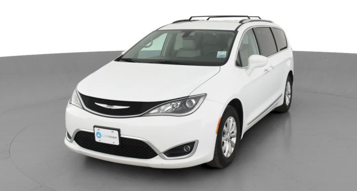 2018 Chrysler Pacifica Touring L Hero Image