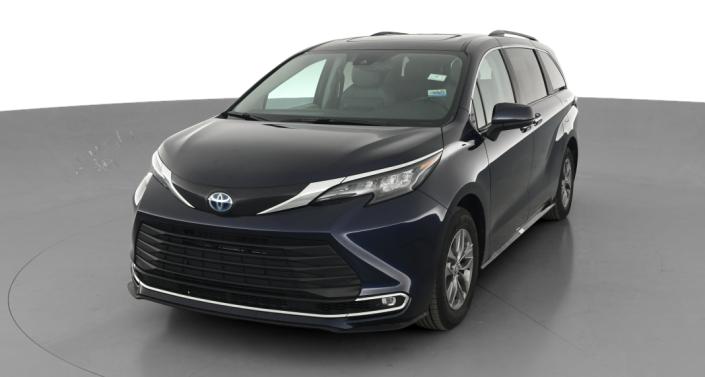 2024 Toyota Sienna XLE -
                Lorain, OH