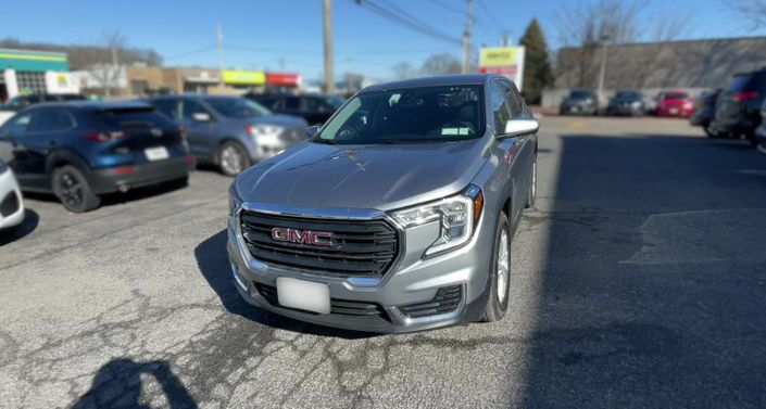 2024 GMC Terrain SLE -
                Yaphank, NY