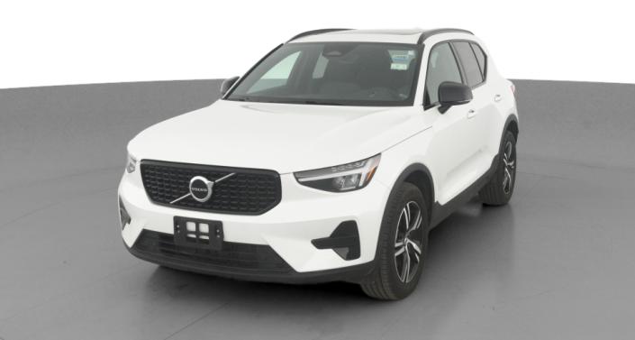 2024 Volvo XC40 B5 Core -
                Hebron, OH