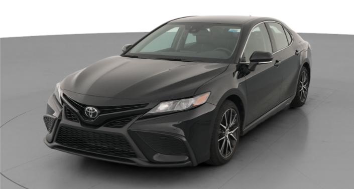 2024 Toyota Camry SE Hero Image