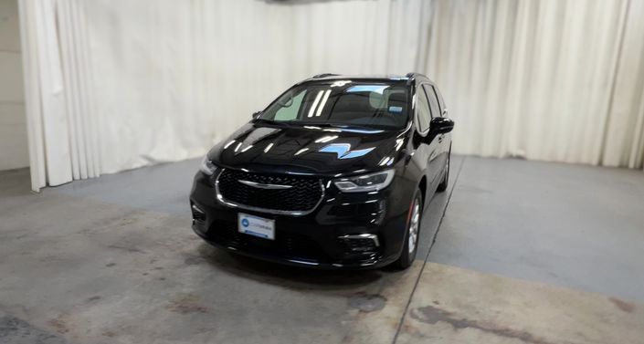 2022 Chrysler Pacifica Touring L -
                Riverside, CA