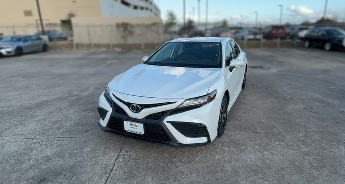 2024 Toyota Camry SE Hero Image