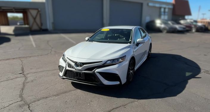 2024 Toyota Camry SE Hero Image