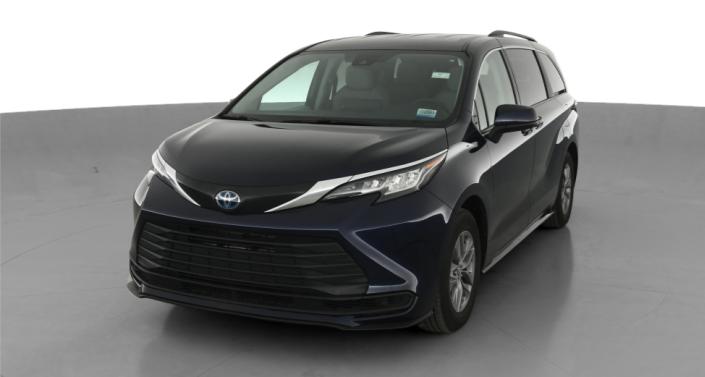 2022 Toyota Sienna LE -
                Lorain, OH