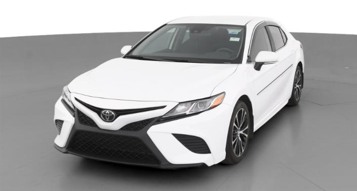 2019 Toyota Camry SE Hero Image