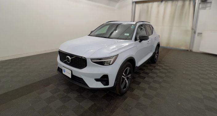 2024 Volvo XC40 B5 Core -
                Framingham, MA