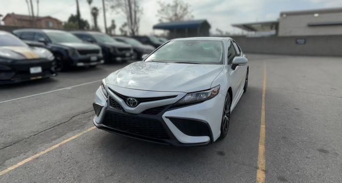 2024 Toyota Camry SE Hero Image