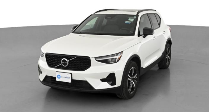 2024 Volvo XC40 B5 Core -
                Beverly, NJ