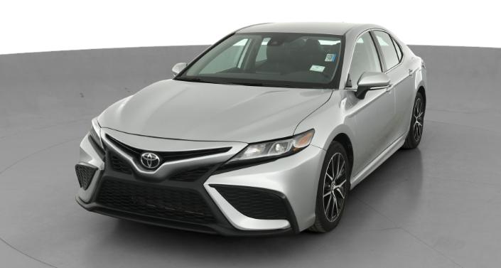 2024 Toyota Camry SE Hero Image