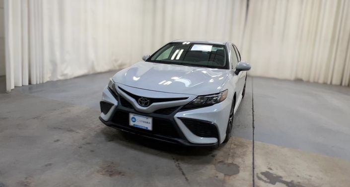 2024 Toyota Camry SE Hero Image