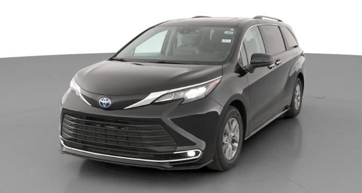 2024 Toyota Sienna XLE Hero Image