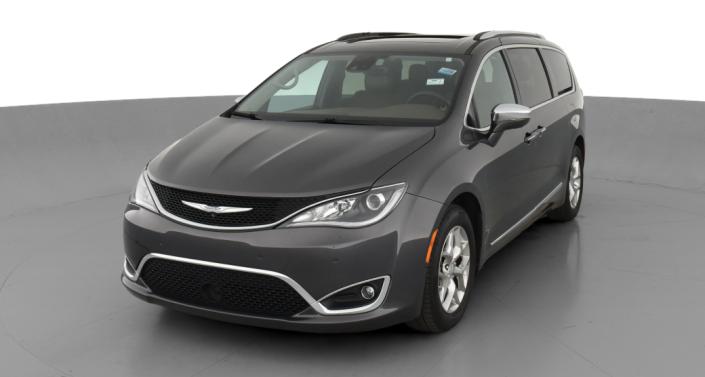 2017 Chrysler Pacifica Limited Hero Image