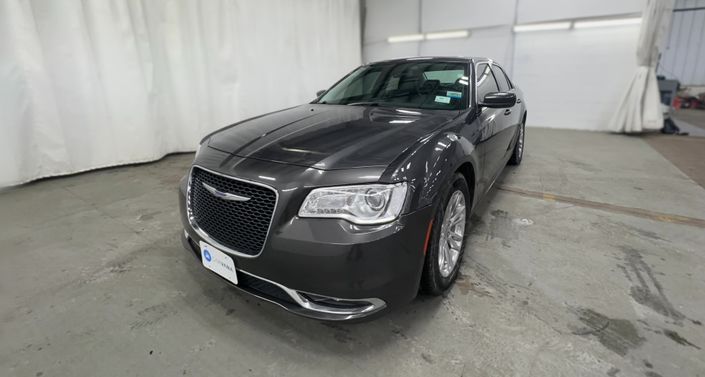 2019 Chrysler 300 Touring -
                Kansas City, MO