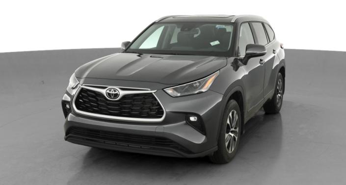 2023 Toyota Highlander XLE -
                Lorain, OH