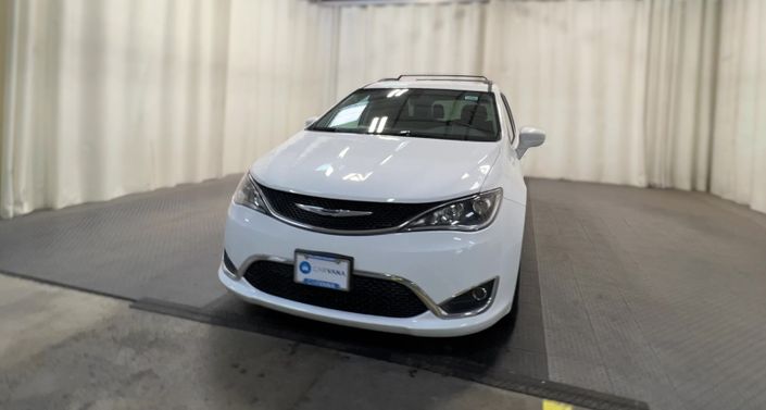 2017 Chrysler Pacifica Touring L -
                Riverside, CA