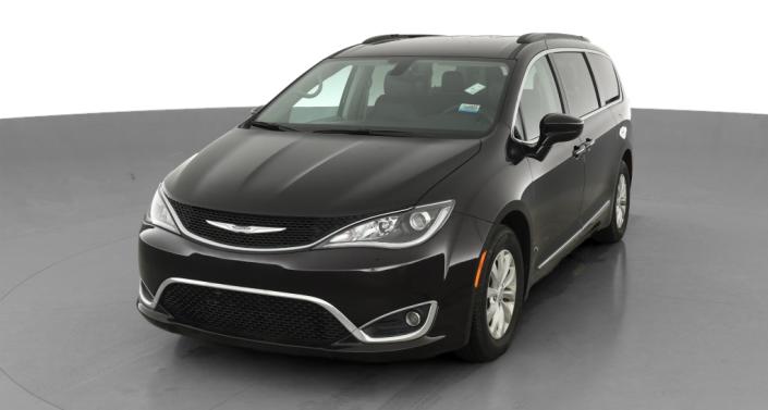 2017 Chrysler Pacifica Touring L -
                Lorain, OH