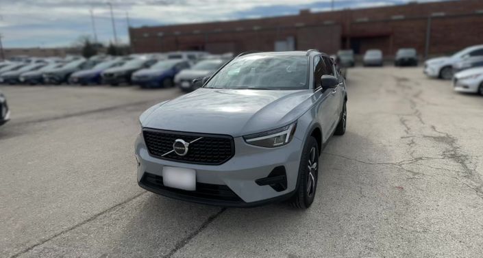 2024 Volvo XC40 B5 Core -
                Richton Park, IL