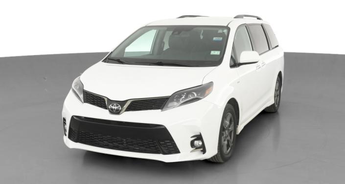 2020 Toyota Sienna SE Hero Image