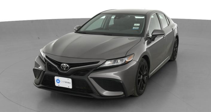 2024 Toyota Camry SE Hero Image