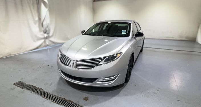 2016 Lincoln MKZ Base Hero Image