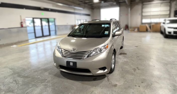 2015 Toyota Sienna LE -
                Fairview, OR