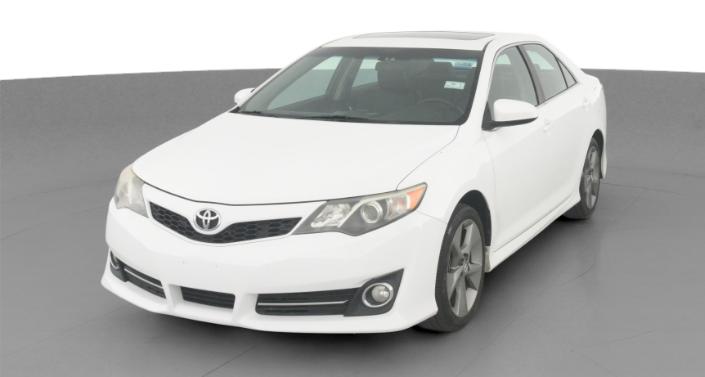 2014 Toyota Camry SE -
                Hebron, OH