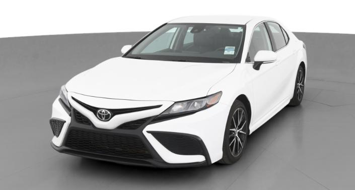 2024 Toyota Camry SE Hero Image