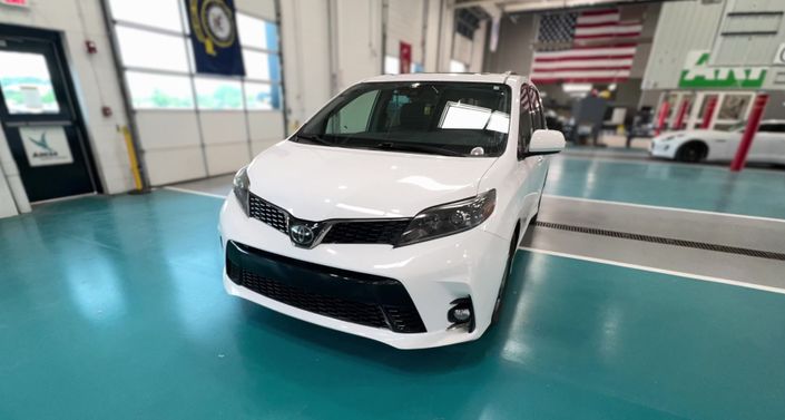Thumbnail: 2020 Toyota Sienna - 1