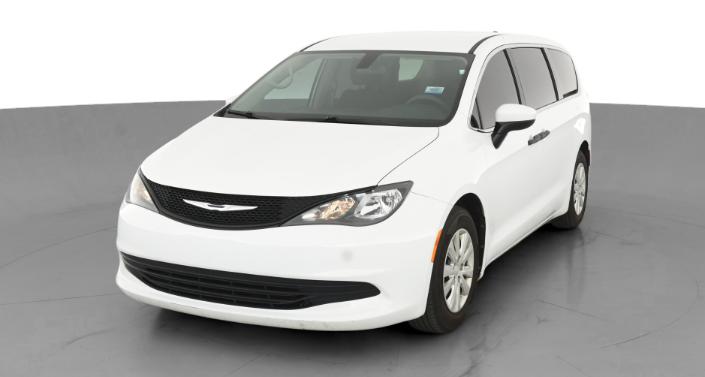 2018 Chrysler Pacifica L Hero Image