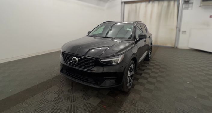 2024 Volvo XC40 B5 Core -
                Framingham, MA