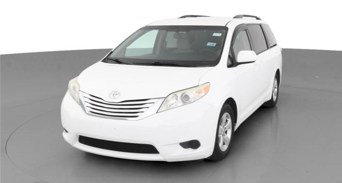 2015 Toyota Sienna LE Hero Image