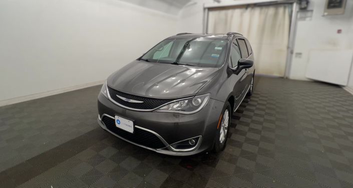 2017 Chrysler Pacifica Touring L -
                Framingham, MA