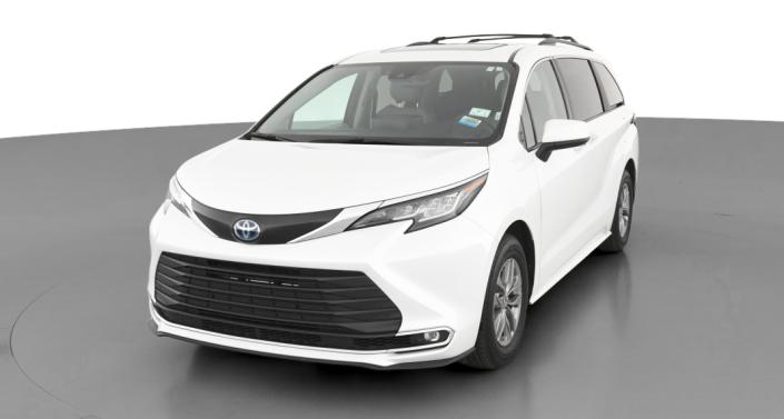 2022 Toyota Sienna XLE -
                Auburn, GA