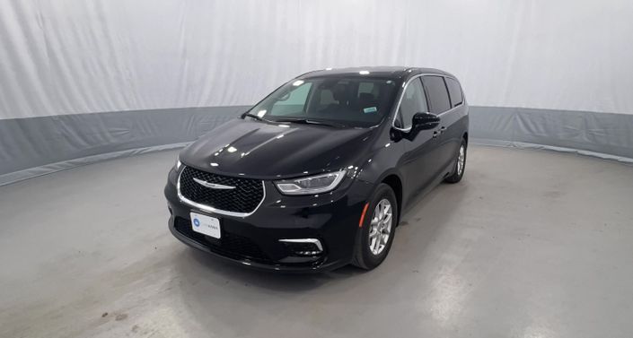 2024 Chrysler Pacifica Touring L -
                Akron, NY