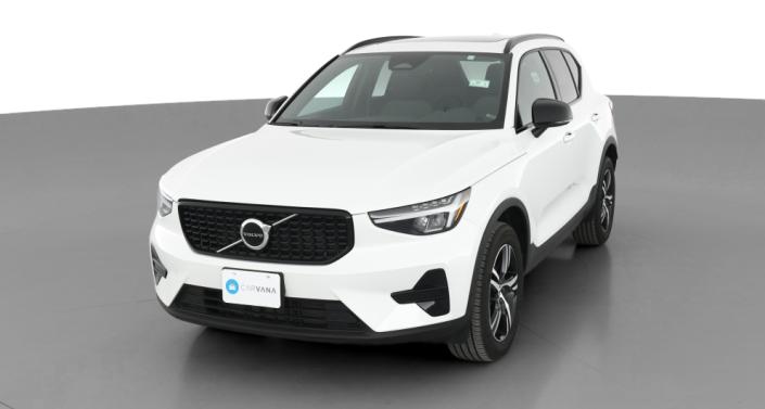 2024 Volvo XC40 B5 Core -
                Beverly, NJ