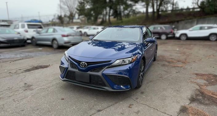 2024 Toyota Camry SE Hero Image